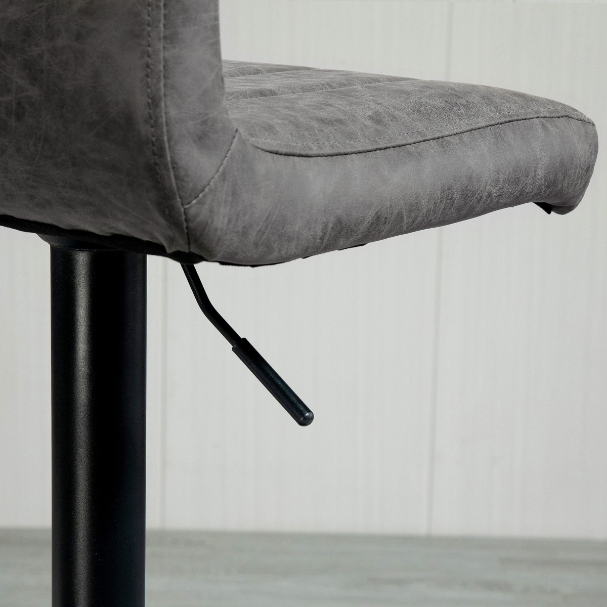 HOMCOM Barstools Set of 2 Adjustable Height Bar Chairs with Footrest, Grey